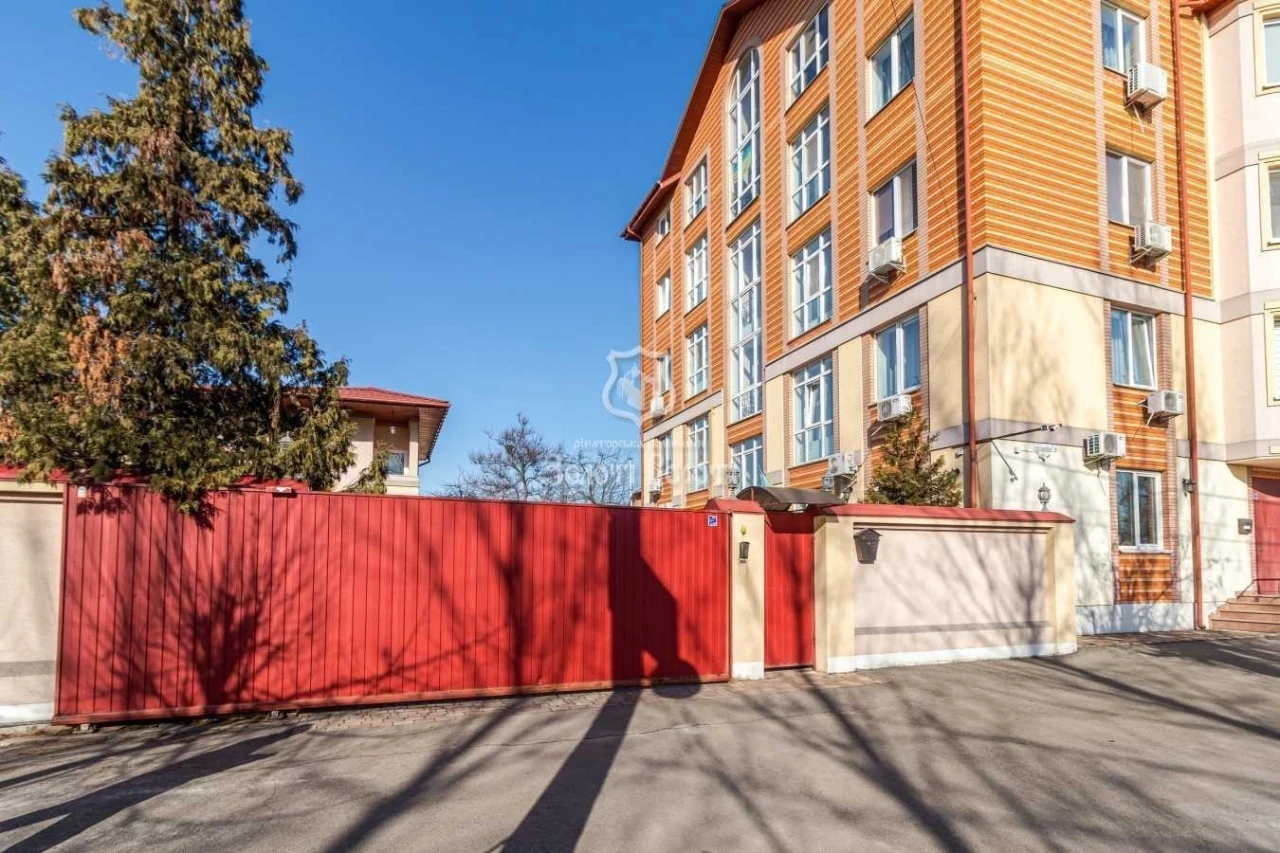 Продажа: Трехкомнатная квартира 105 м², Патриотов ул., 74/57