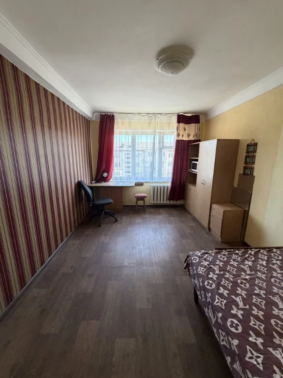 Продаж комнаты в 2-х комнатной квартире