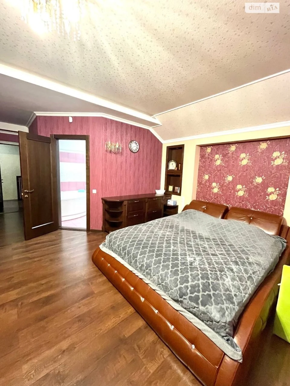 Chaple House for Sale