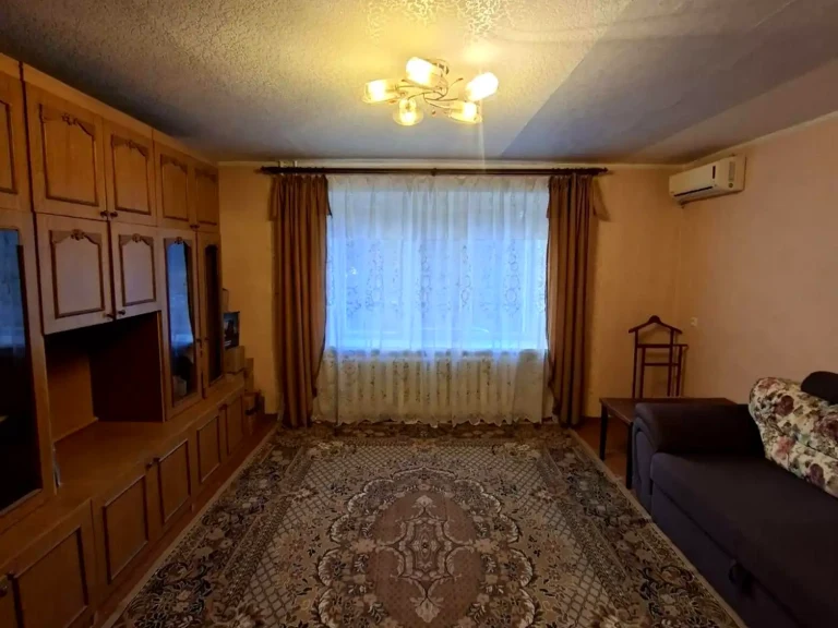 Rent 1-room apartment 740 sq. m 1/10 floor