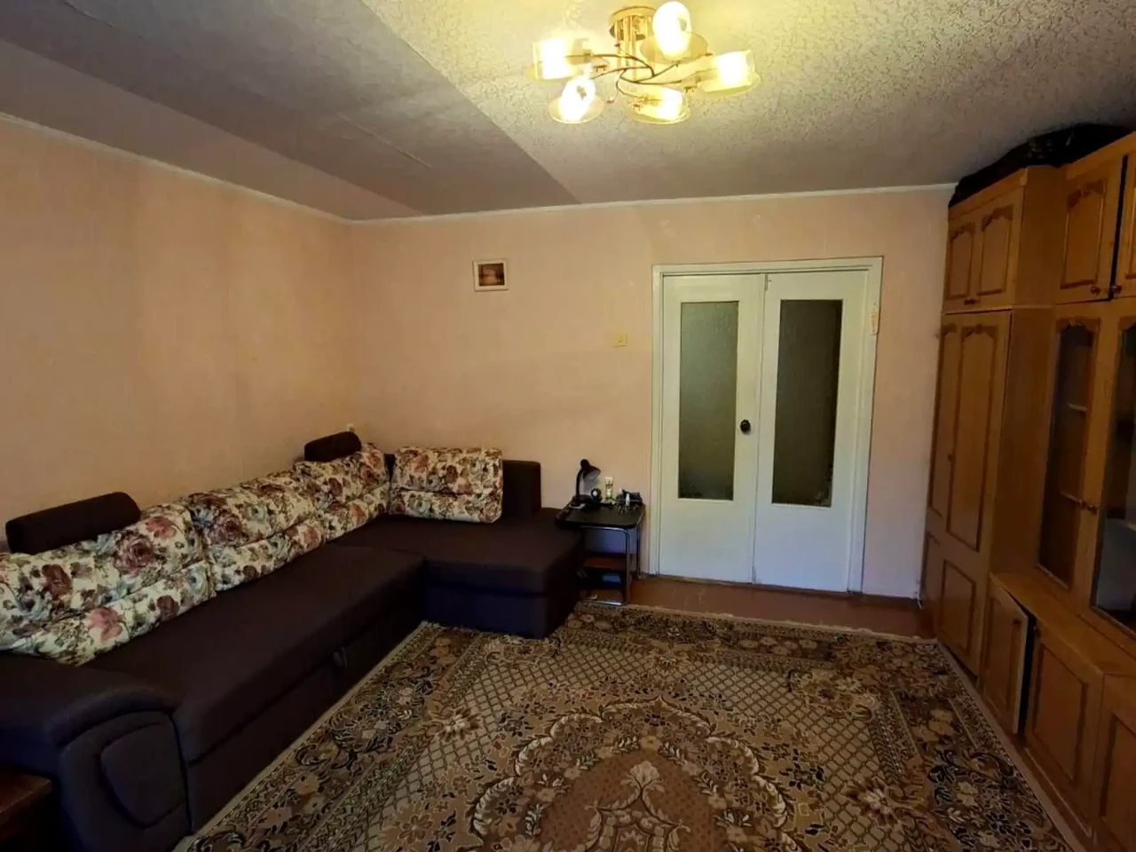 Rent 1-room apartment 740 sq. m 1/10 floor