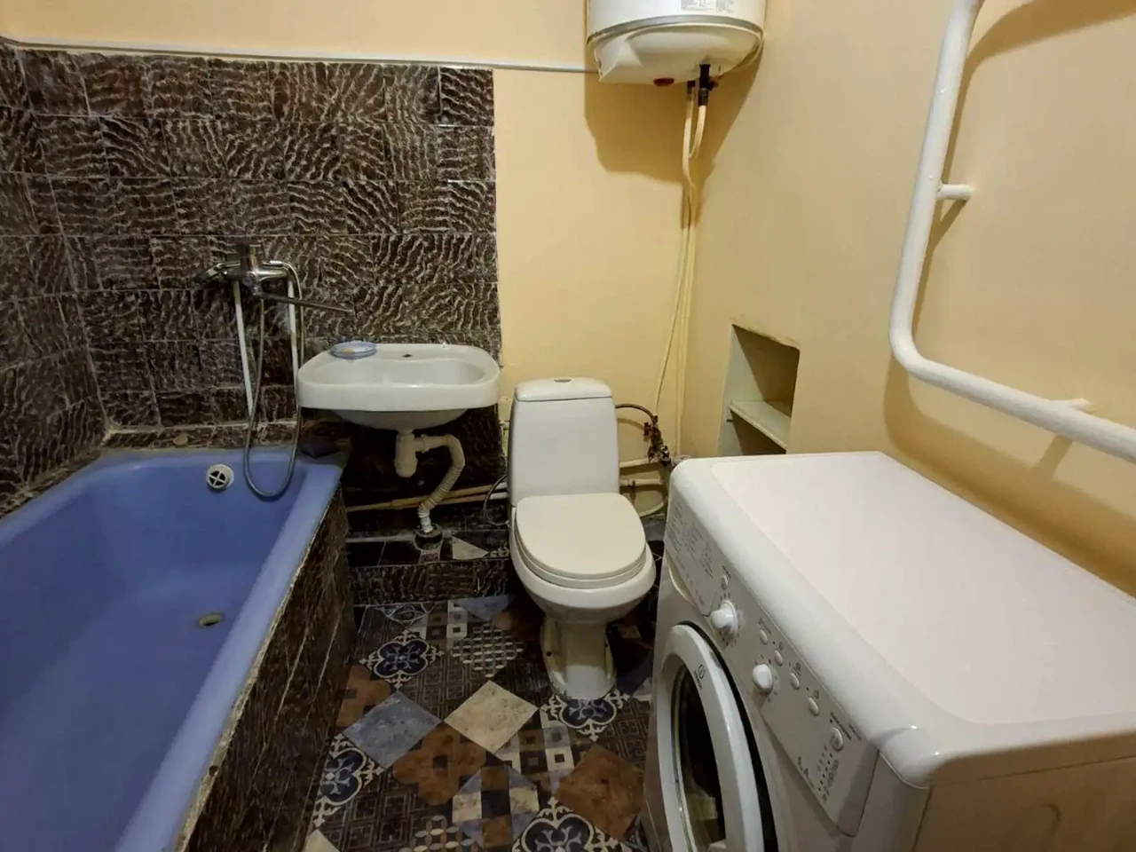Rent 1-room apartment 740 sq. m 1/10 floor