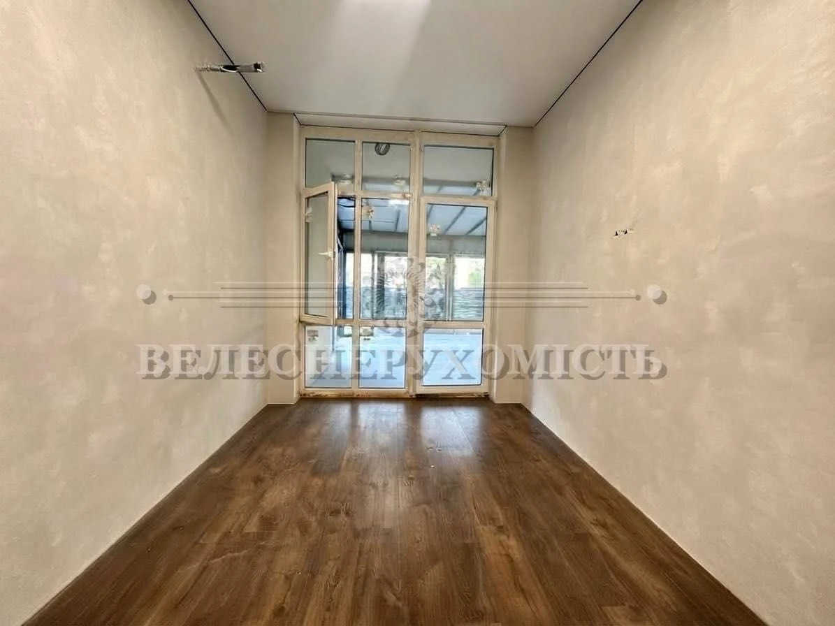 NO COMMISSION - Modern Apartment with Balcony in "Italian Quarter" Residence