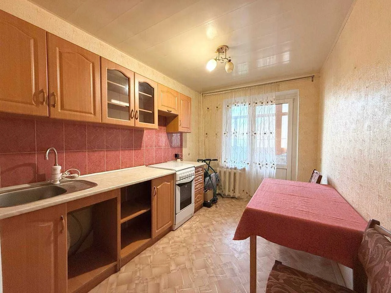 Продам 3к квартиру 68,4 кв.м. ул. Новокрымская (р-н Титова).