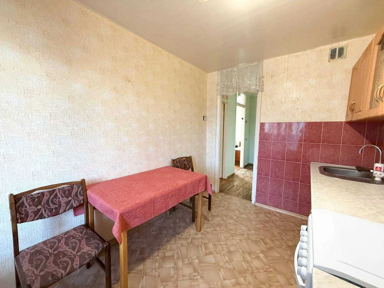 Продам 3к квартиру 68,4 кв.м. ул. Новокрымская (р-н Титова).