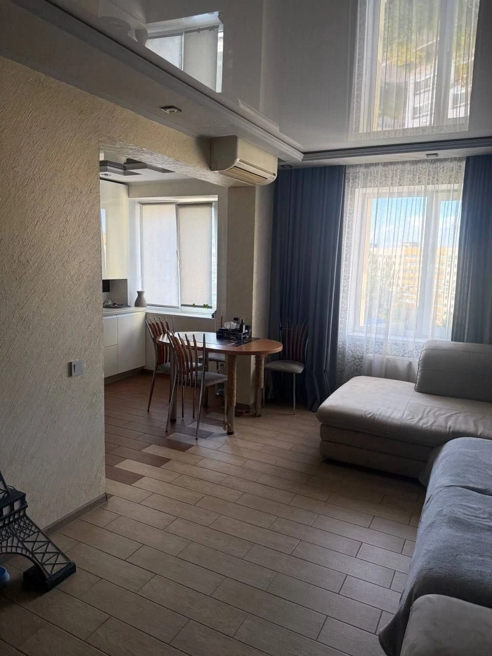 Sale of a 3-bedroom apartment in residential complex "Parus"