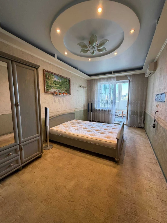 Urgent! 3 bedroom apartment on Semen Palii (Vysotsky) with furniture