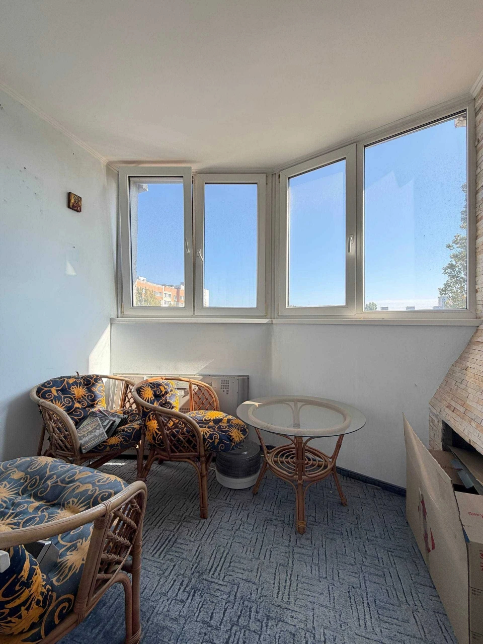Urgent! 3 bedroom apartment on Semen Palii (Vysotsky) with furniture