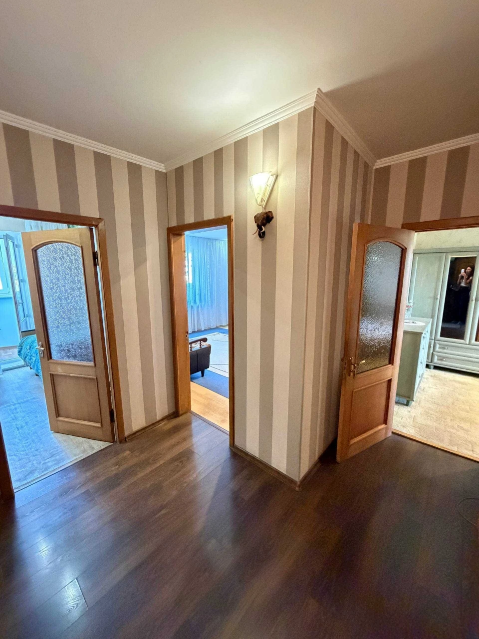 Urgent! 3 bedroom apartment on Semen Palii (Vysotsky) with furniture