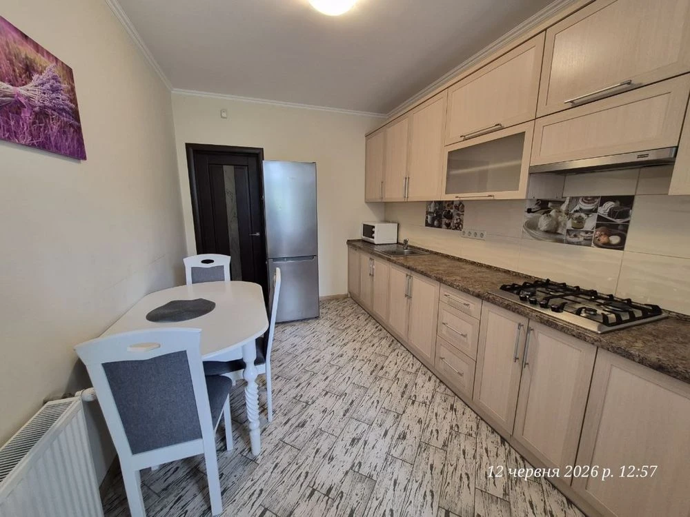Selling 2-room apartment near Шевchenko Park