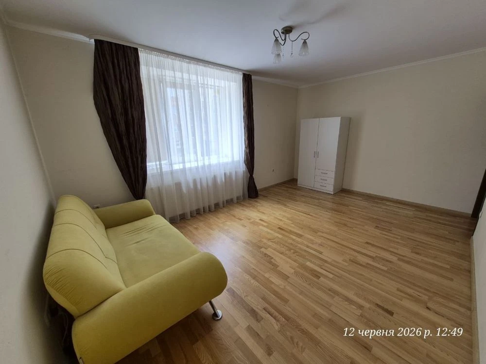 Selling 2-room apartment near Шевchenko Park