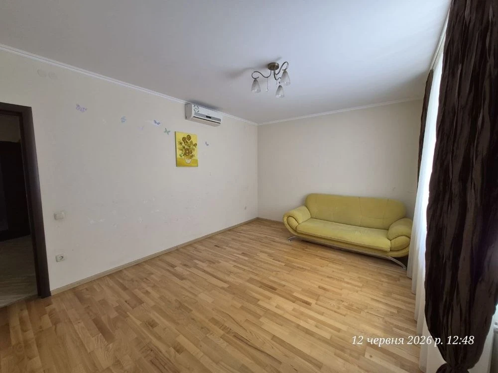 Selling 2-room apartment near Шевchenko Park