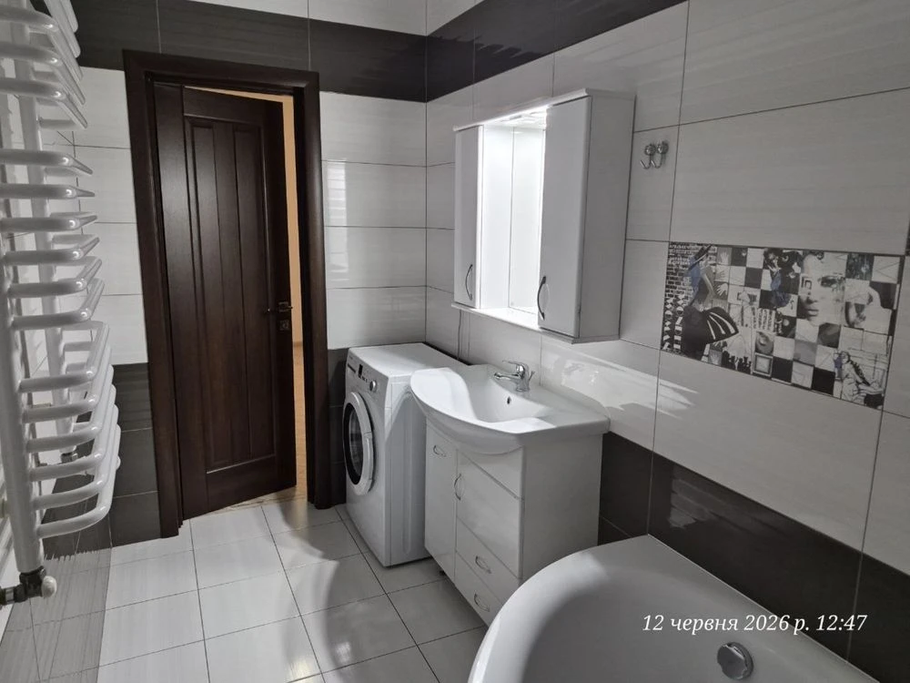 Selling 2-room apartment near Шевchenko Park