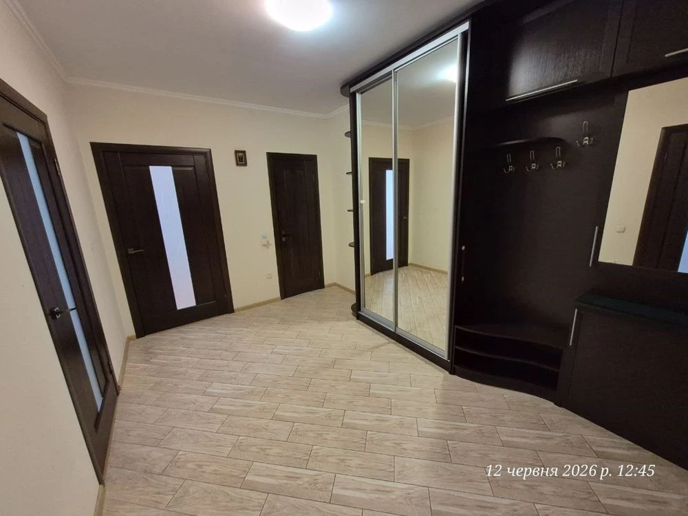 Selling 2-room apartment near Шевchenko Park