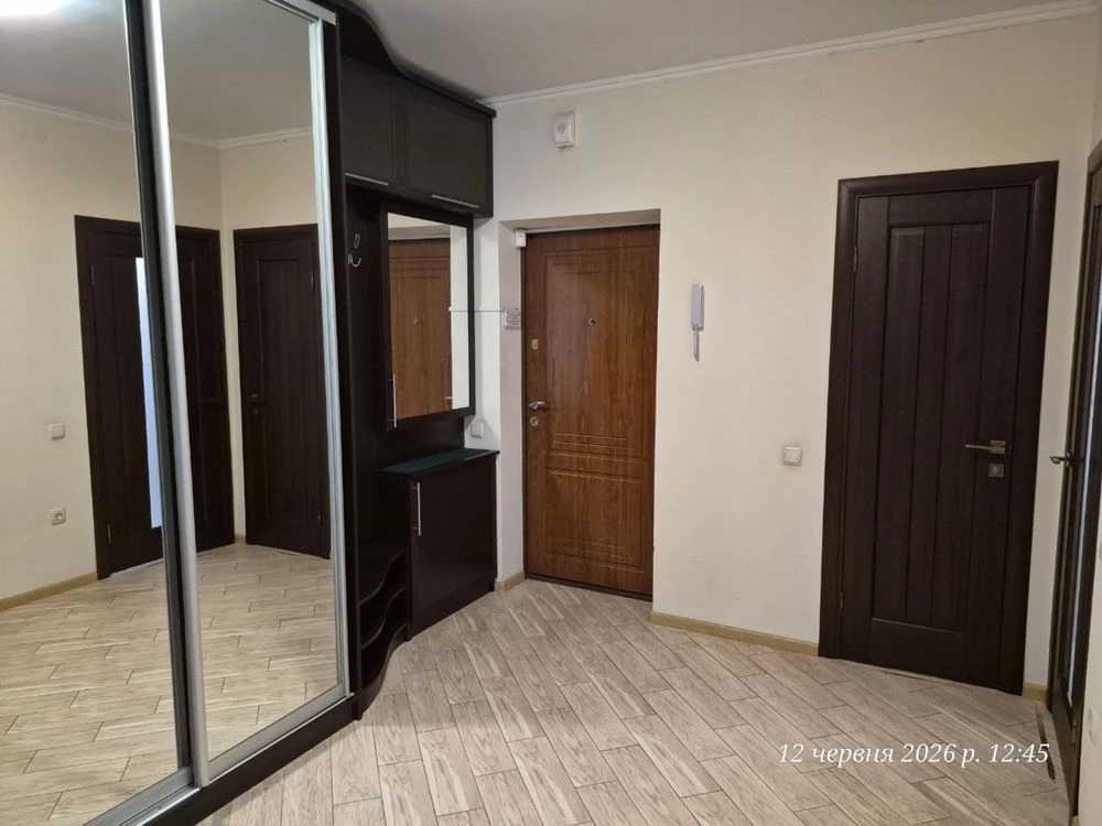 Selling 2-room apartment near Шевchenko Park