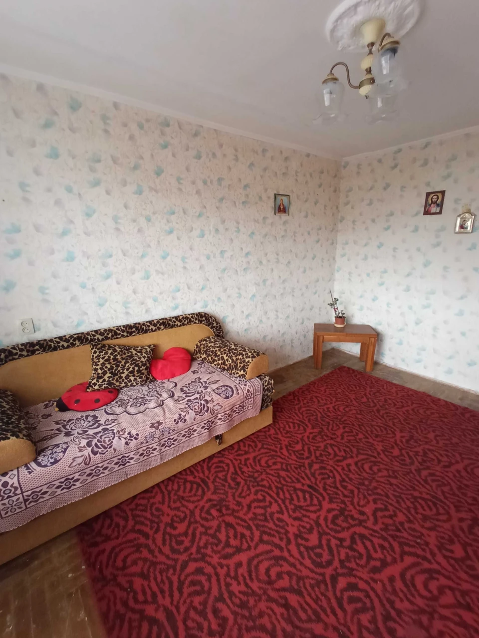 One-room apartment for sale ("small apartment")