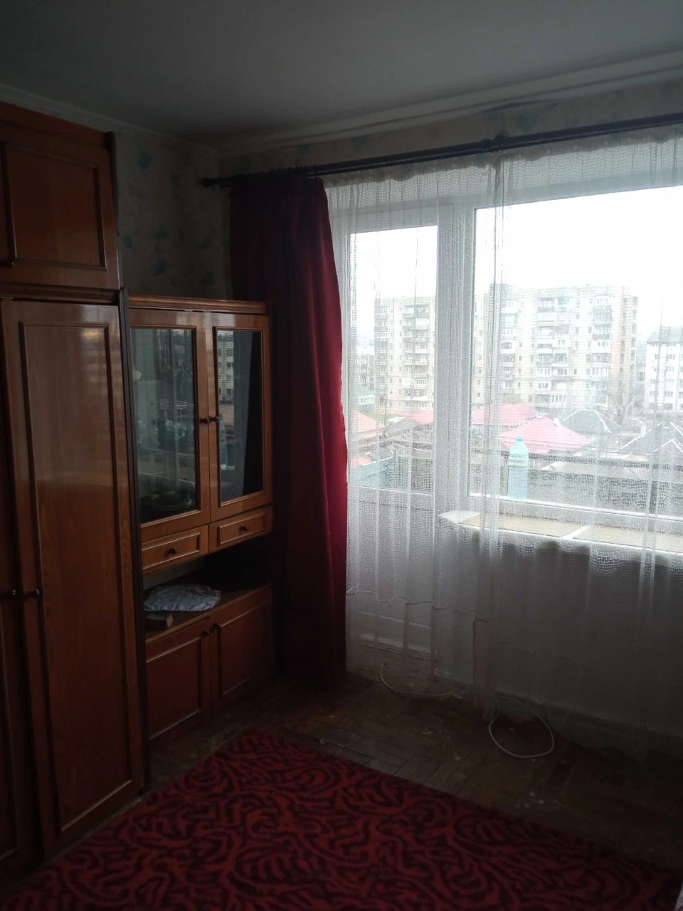 One-room apartment for sale ("small apartment")