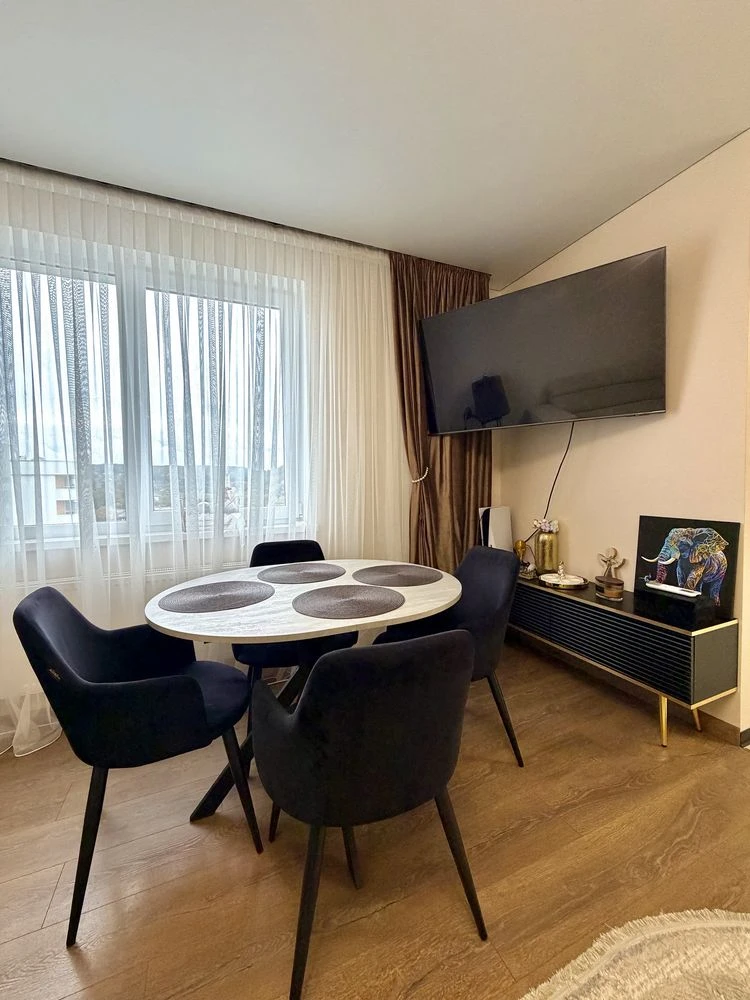 2 room apartment 66 sq m renovated, new building, Lviv, Mone 2