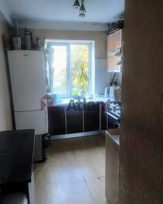 2-room apartment; total area 38.4 m2; floor 3/5, Holosiivskyi Avenue.