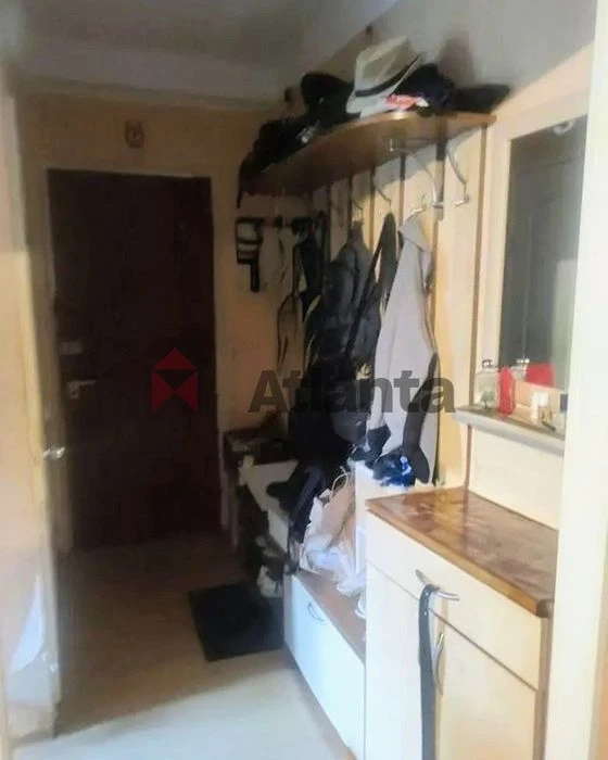 2-room apartment; total area 38.4 m2; floor 3/5, Holosiivskyi Avenue.