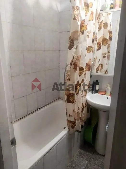 2-room apartment; total area 38.4 m2; floor 3/5, Holosiivskyi Avenue.