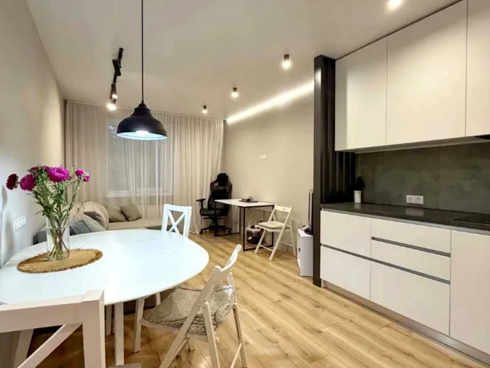 Apartment. Dnipro, Mykhola Rizoľa Street