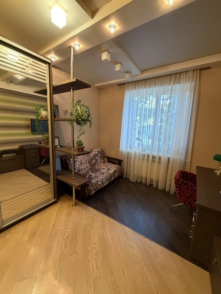 Сталинка 92 м2 4комн. с ремонтом, мебелью, техникой Салтовск