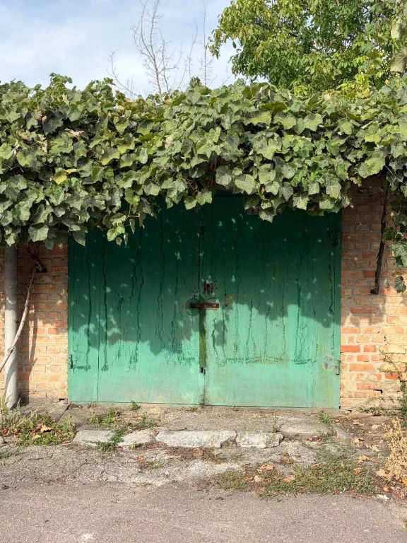 Продам капітальний гараж