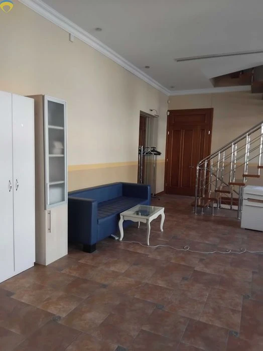 (4) Квартиру в трех уровнях 6 комнат на ул. Неженская / ул.
