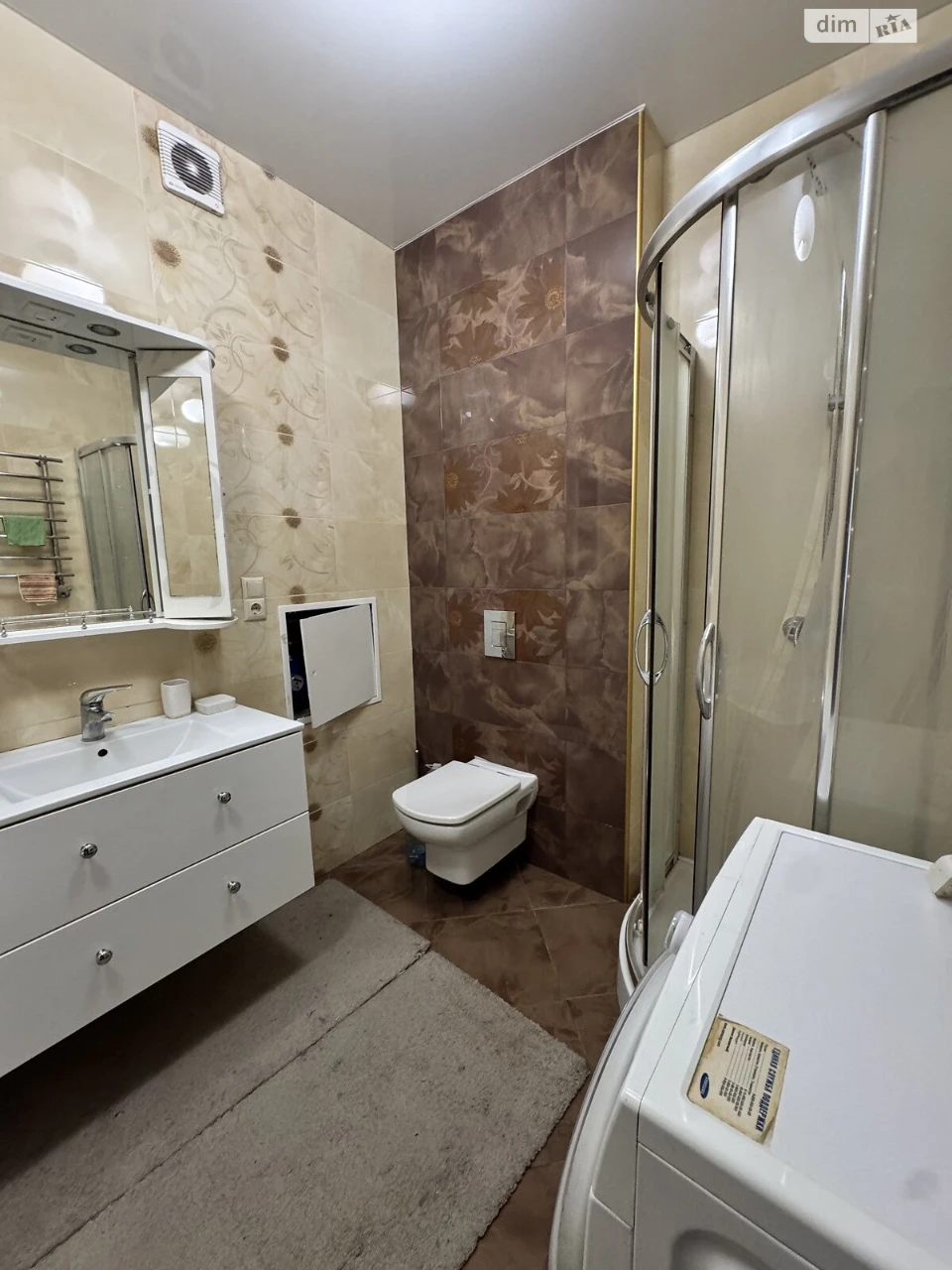 Long Term Rental Apartment, Exhibition District