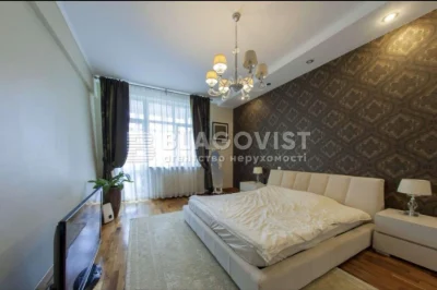 2-room apartment (97 sq m) in the "Pory Roku" residential complex, near the park