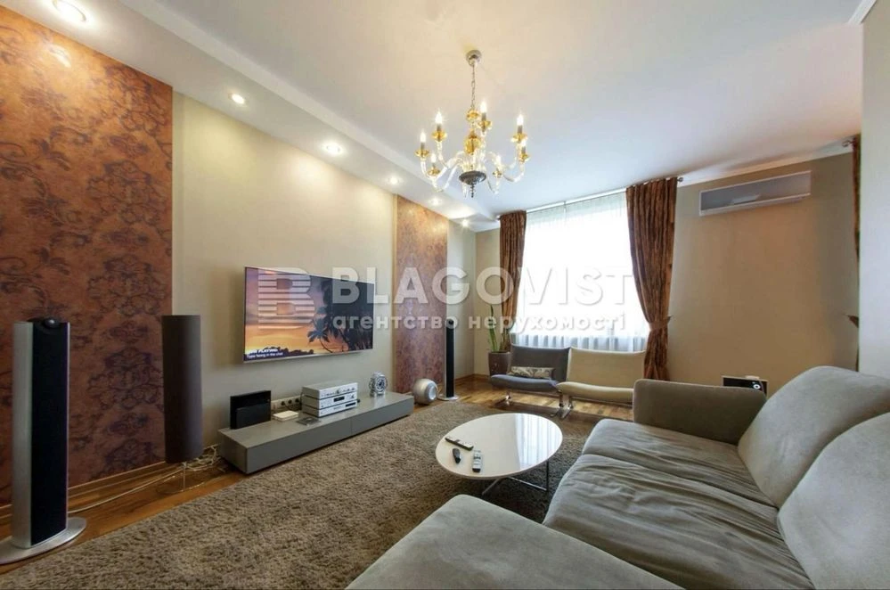 2-room apartment (97 sq m) in the "Pory Roku" residential complex, near the park