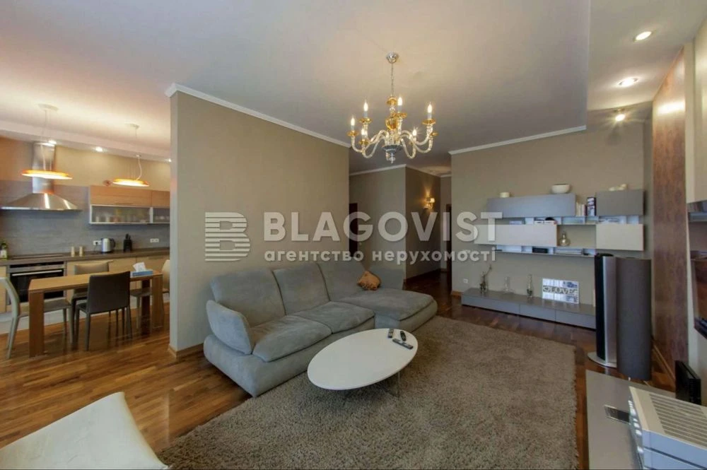 2-room apartment (97 sq m) in the "Pory Roku" residential complex, near the park