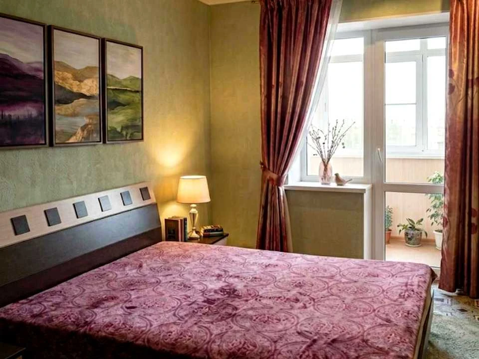 Apartment. Dnipro, residential area Topola-2, street.