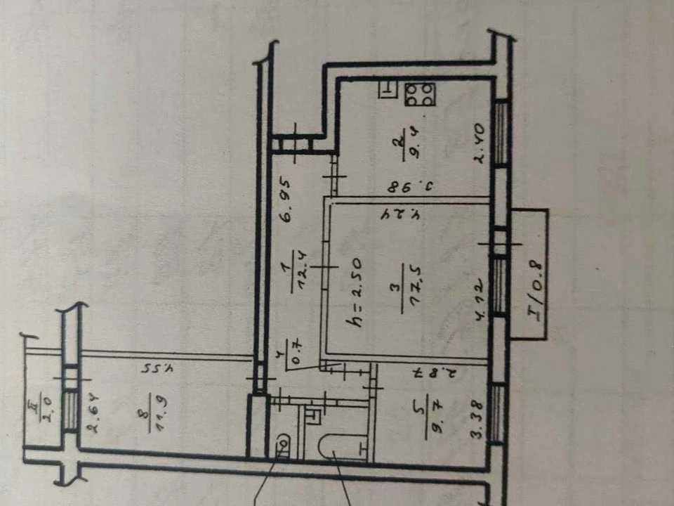 Apartment. Dnipro, residential area Topola-2, street.