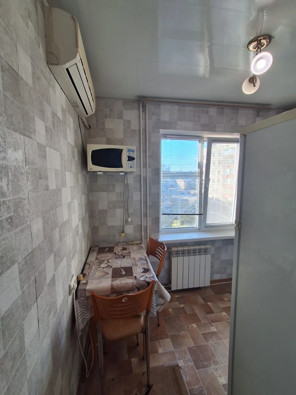 Продажа 1-комнатной квартиры в районе "Піски", улица Південний Автозаводская