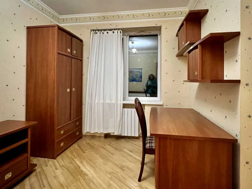 Квартира. Київ, Микільсько-Слобідська вул.
