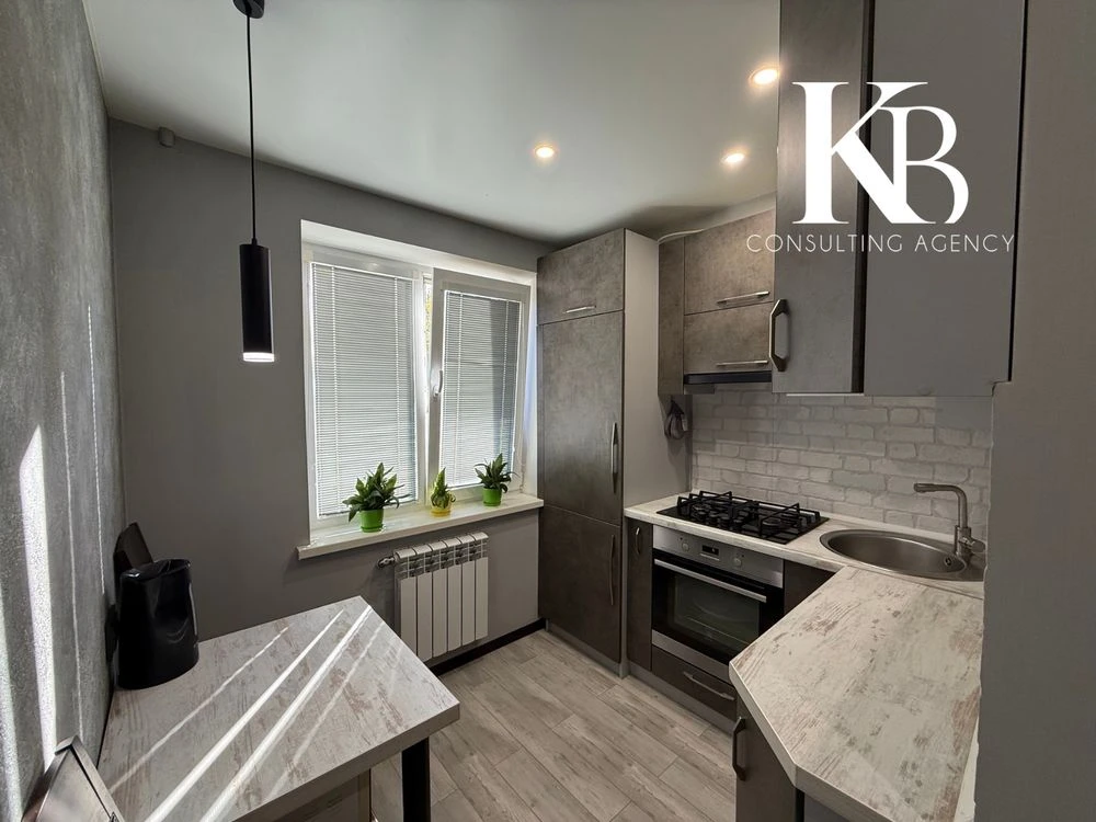 Продам 2-кімнатну квартиру, Косиора, вулиця Калникова, 3 поверх, Євроремонт