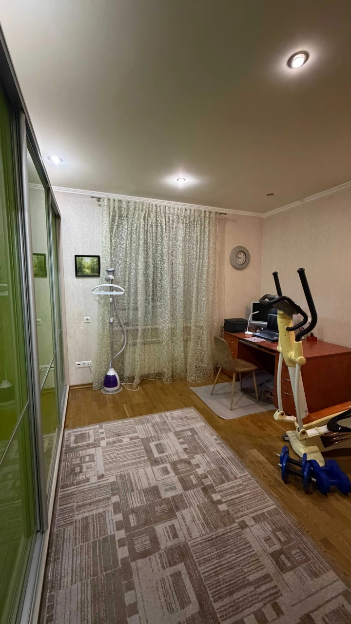 Продажа собственной отличной 4-комнатной квартиры площадью 88 квадратных метров