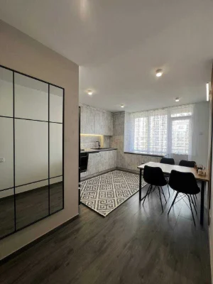 Продам 2 кімнатну квартиру з великою кухнею