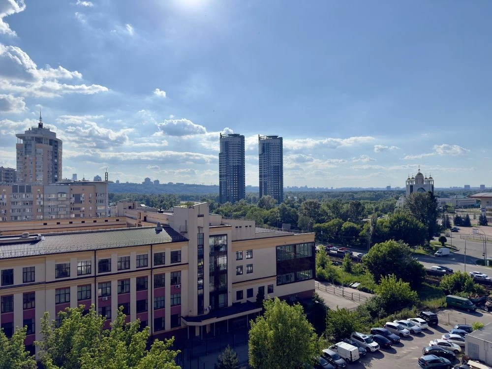3-кімнатна квартира з видом на весь правий берег річки Окіпної, 4А