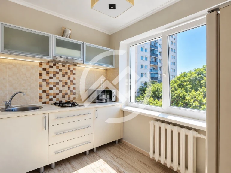 Sale of a 2-bedroom apartment on Holosiivsky Prospect 89 metro station