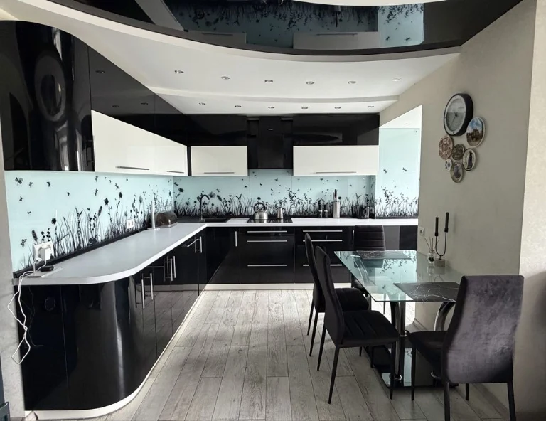 3 bedroom apartment Zaporizhye, first southern