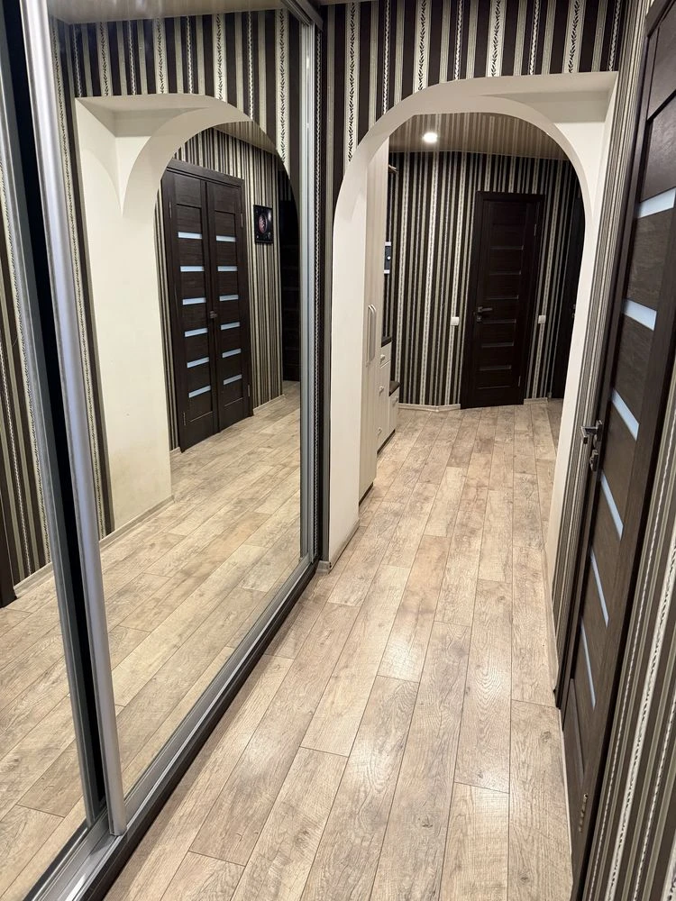 3 bedroom apartment Zaporizhye, first southern