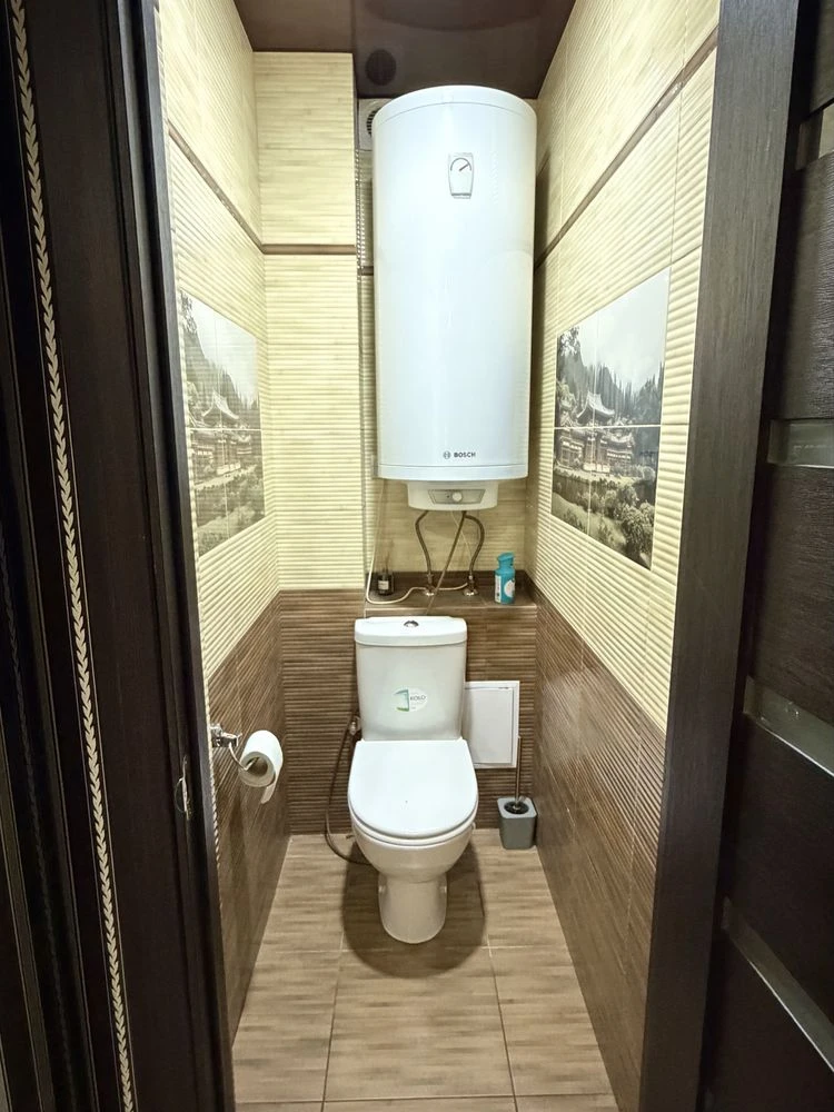 3 bedroom apartment Zaporizhye, first southern
