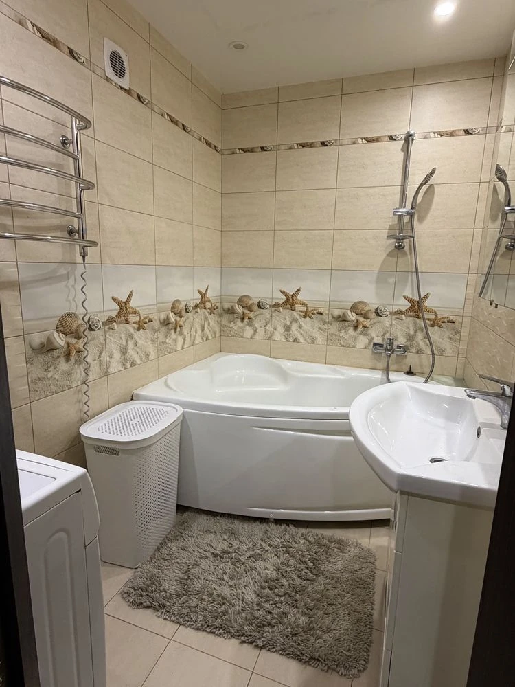 3 bedroom apartment Zaporizhye, first southern