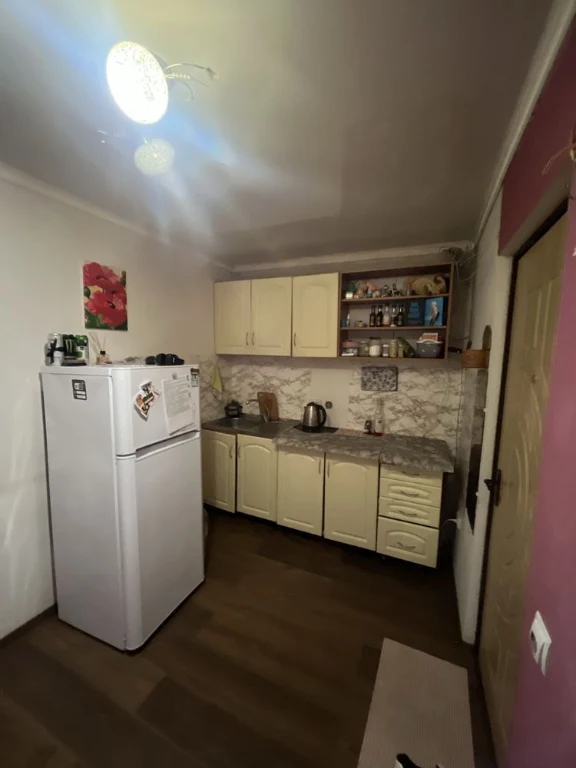 Продається квартира в гуртожитку/Космонавтів