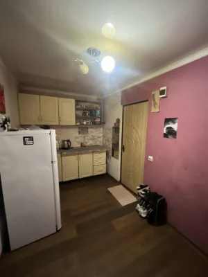 Продається квартира в гуртожитку/Космонавтів