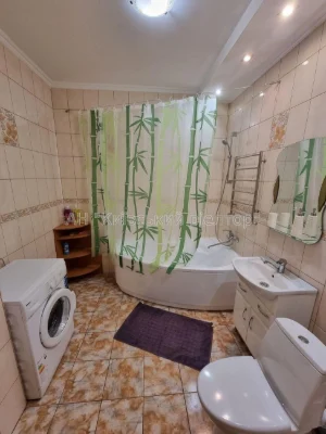 Sale of a 2-room apartment at вул. Гашека 8A, area of 63.8 m2