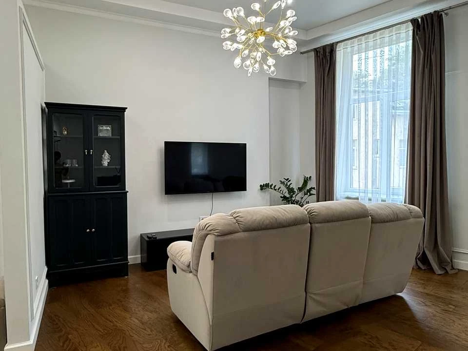 Apartment. Lviv, Maksym Kryvonosa St.